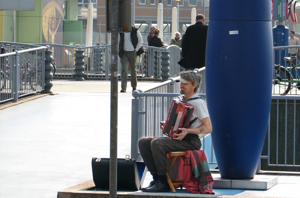 Musikant H.N.Werkmanbrug Groninger Museum 2007