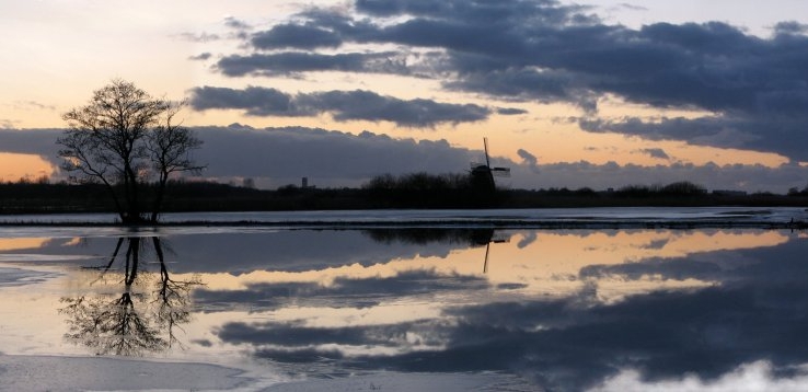 vrieskou Rijpkerkerpolder + silhouet Leeuwarden (23 jan '07) 