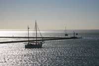 uitvarende schepen haven West-Terschelling - tegenlicht 